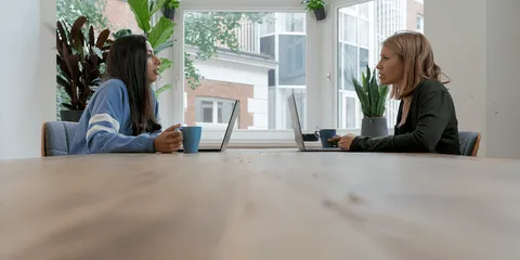 Regular 1:1 Catch-Up Meeting Guide: 30 Questions & Templates