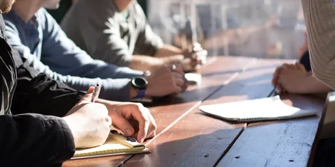 The agile paradox: Flexibility through structure - Part 1: An agile meeting structure